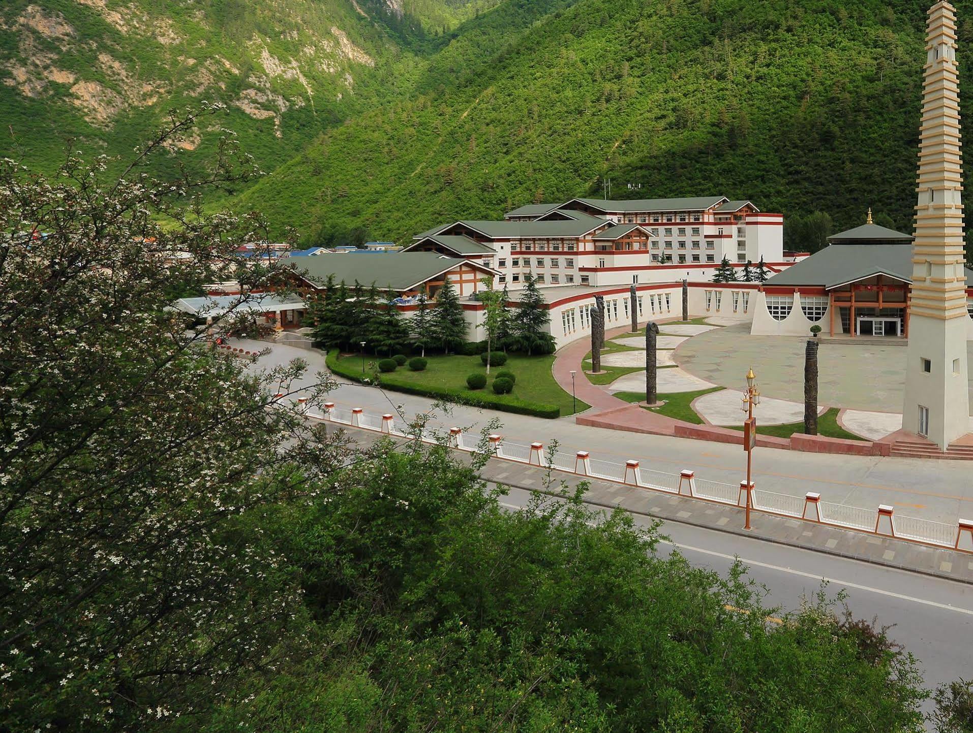 Sheraton Jiuzhaigou Resort Exterior photo